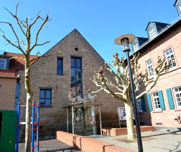 Marxheim, Schulstraße 31, Schule, Seitengebäude