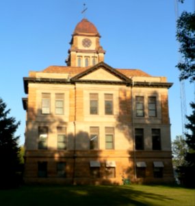 Marshall County, SD, courthouse from W 1