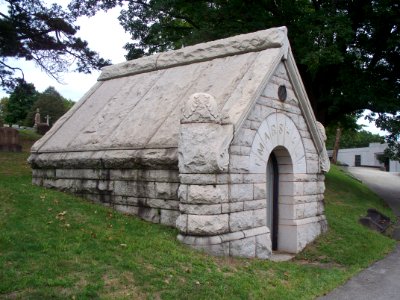 Marshall (T.) Mausoleum, Homewood Cemetery, 2015-10-02, 01