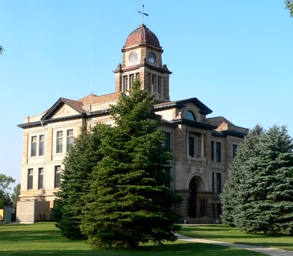 Marshall County, SD, courthouse from NE 1