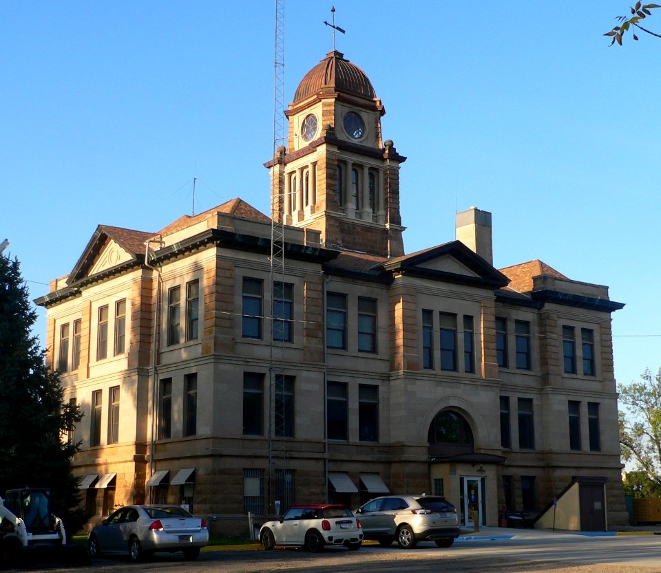 Marshall County, SD, courthouse from SW 1