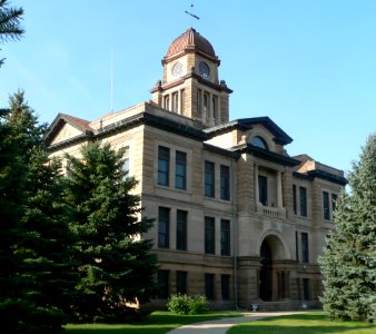 Marshall County, SD, courthouse from NE 2