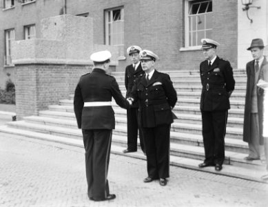 Mars gespeeld door Marinierskapel voor generaal-majoor M.R. de Bruyne, Mariniers, Bestanddeelnr 903-4416