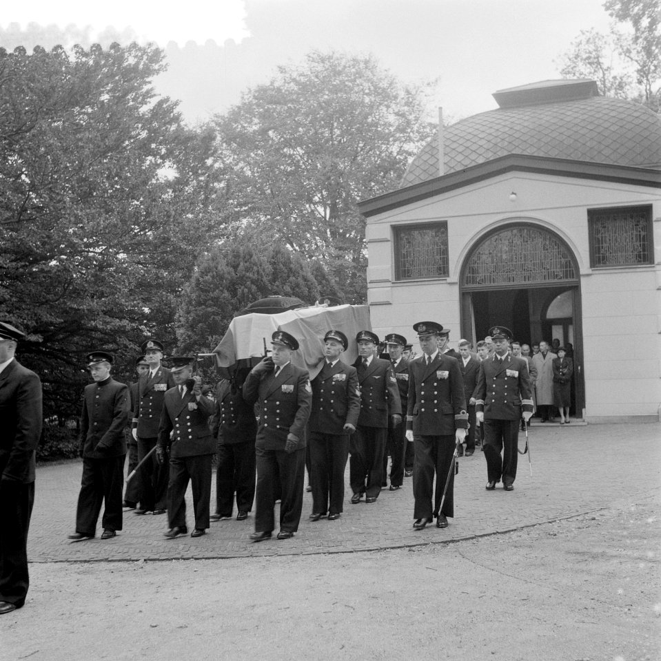 Marvobegrafenis Luitenant ter zee eerste klasse J. Rambaldo, Bestanddeelnr 909-0136