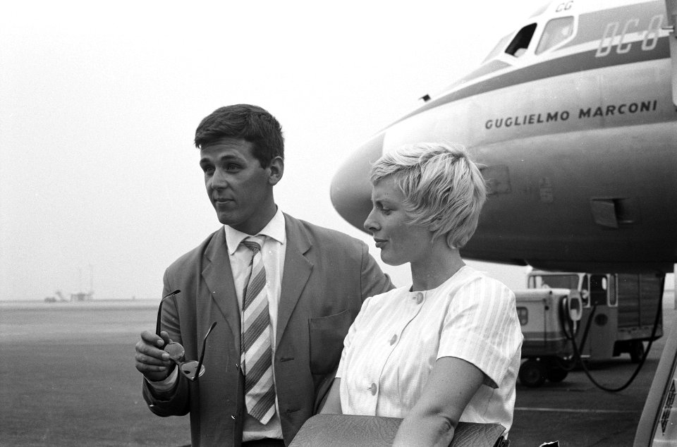 Mary Kok en Herman Willemse op Schiphol, Bestanddeelnr 912-8822