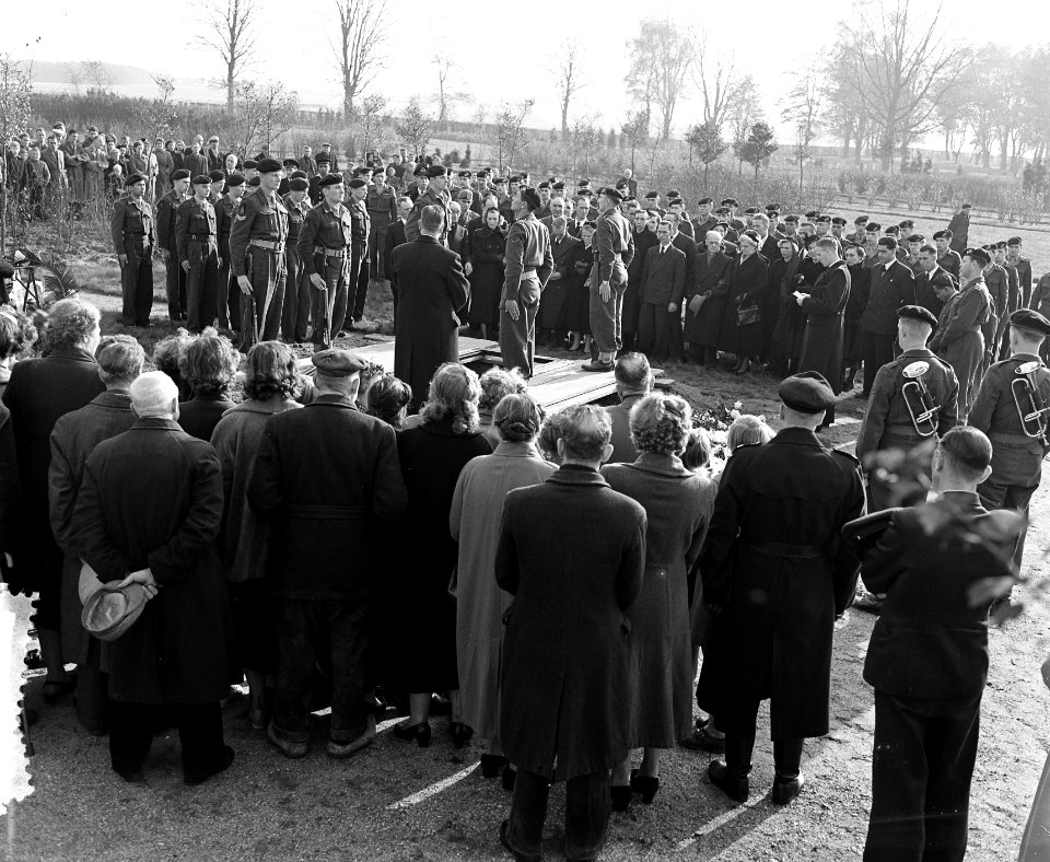 Marvo begrafenis te Wageningen, Bestanddeelnr 906-8275