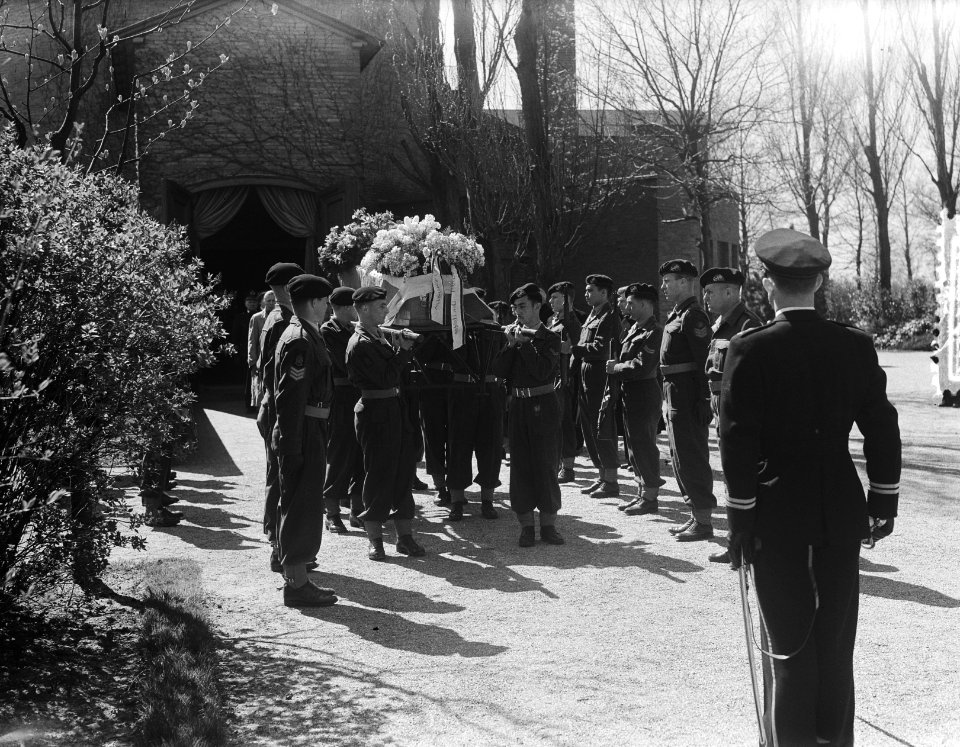 Marvo begrafenis Sergeant Wessels Haarlem, Bestanddeelnr 905-6770