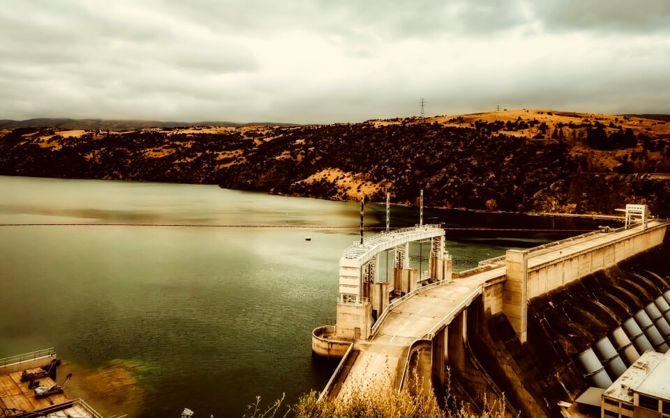 River lake electricity