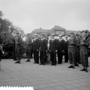 Marvobegrafenis sergeant-machinist Porsius te Den Helder, Bestanddeelnr 908-8053