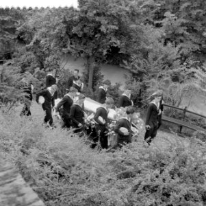 Marvobegrafenis van Bob-Daniel Oomen te Oegstgeest. (geb.30-08-1934). Dhr. Oome…, Bestanddeelnr 908-8557
