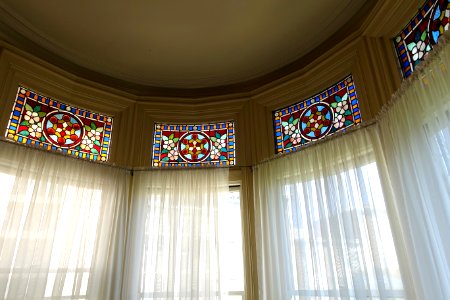 Master bedroom windows - Haas-Lilienthal House - San Francisco, CA - DSC05049