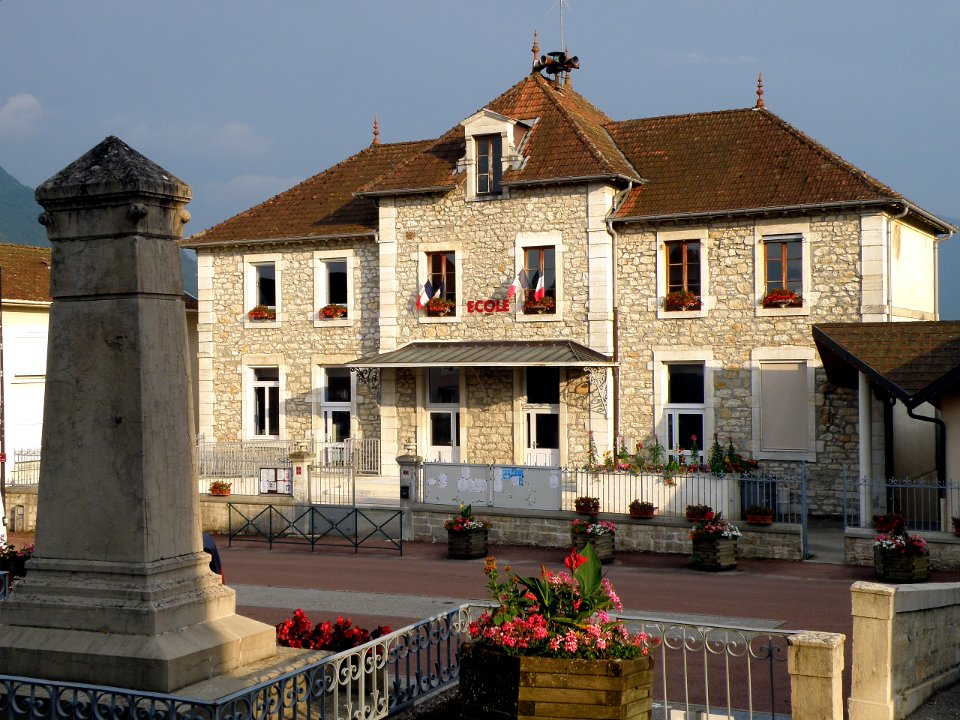 Massignieu-de-Rives École 4