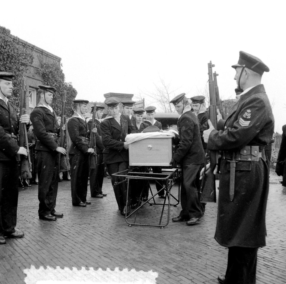 Marvobegrafenis Sergeant Kok W Bouwman Vlissingen, Bestanddeelnr 908-3505