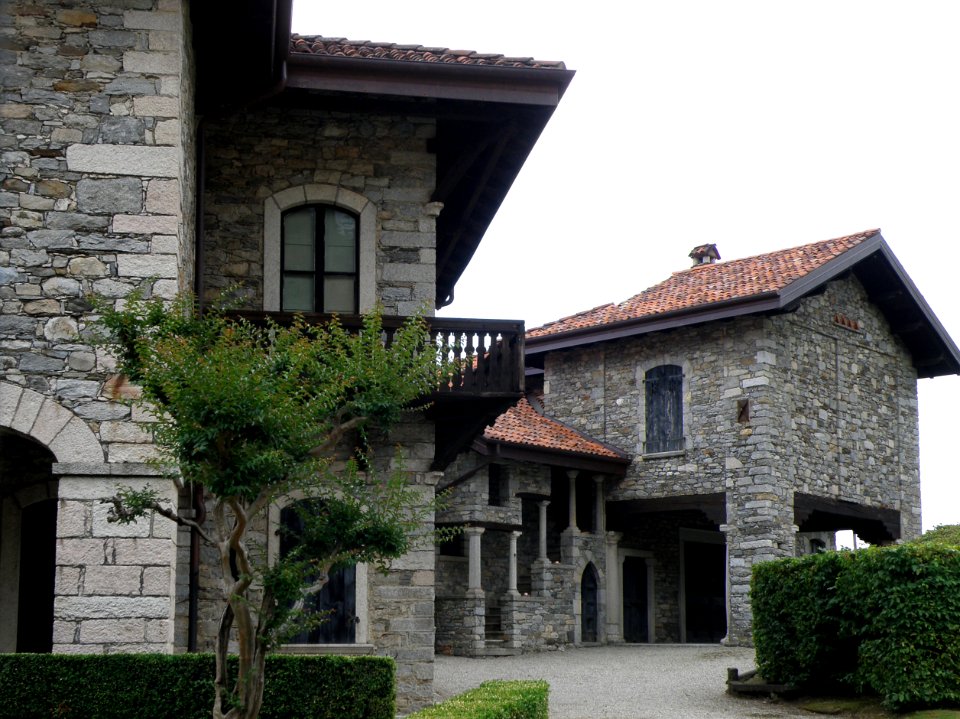 Massino Visconti Castello 3.psd