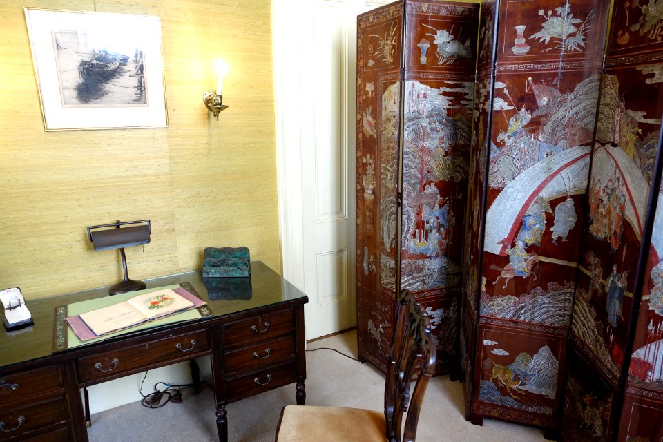 Master bedroom furnishings - Haas-Lilienthal House - San Francisco, CA - DSC05063