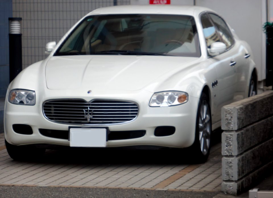 Maserati Quattroporte V front