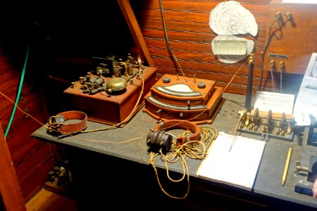 Massie spark transmitter, operator's table - New England Wireless & Steam Museum - East Greenwich, RI - DSC06616