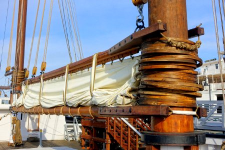 Mast detail, C.A. Thayer (ship, 1895) - Hyde Street Pier - San Francisco, CA - DSC02177