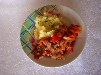 Mashed potatoes with meat - Belarus - 2015 AD