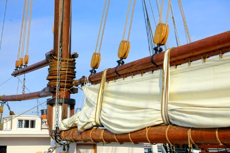 Mast detail, C.A. Thayer (ship, 1895) - Hyde Street Pier - San Francisco, CA - DSC02181