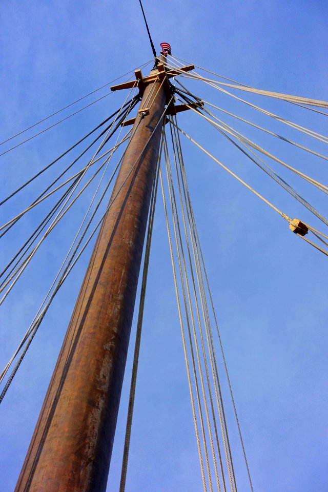 Mast, C.A. Thayer (ship, 1895) - Hyde Street Pier - San Francisco, CA - DSC02185