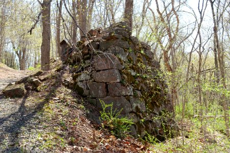 Masonry (east bank) - Farmington Canal Aqueduct - Farmington, CT - DSC02188