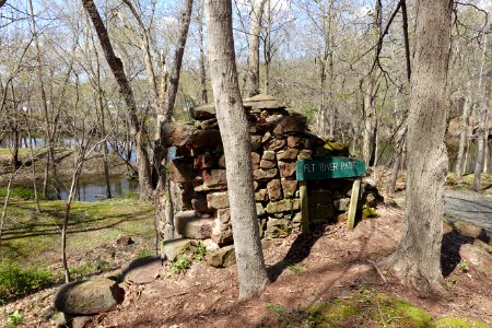 Masonry (east bank) - Farmington Canal Aqueduct - Farmington, CT - DSC02167