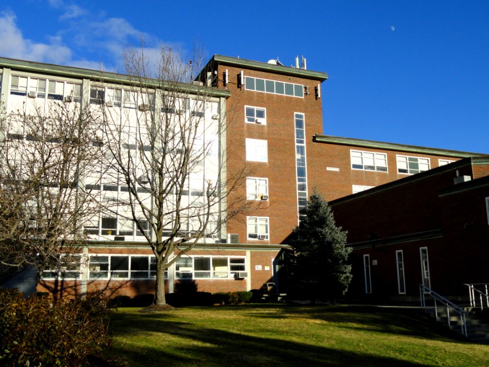 Massachusetts Bay Community College - DSC03088