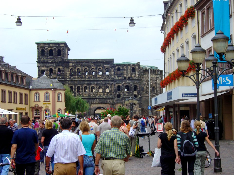Mass tourism in Trier 2006-09-23