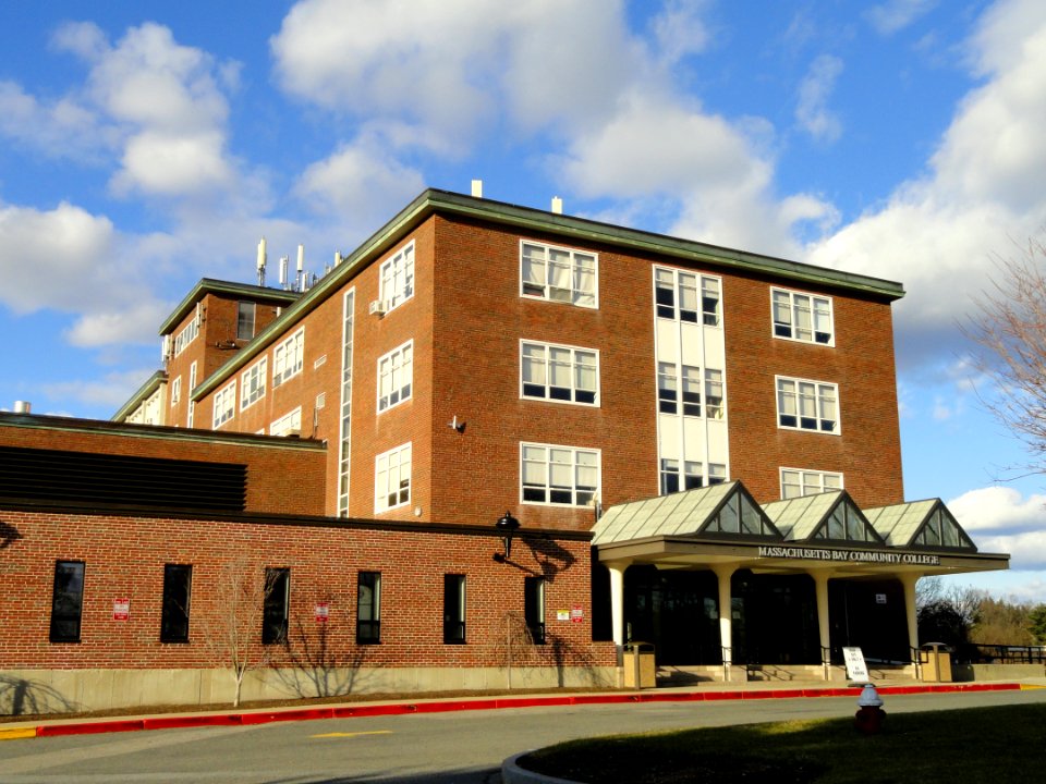Massachusetts Bay Community College - DSC03072