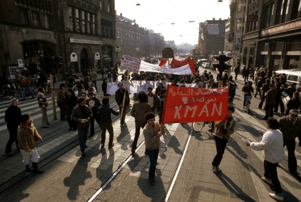 Massale FNV manifestatie op Dam in Amsterdam tegen looningreep ( plusminus 60.00, Bestanddeelnr 253-8177