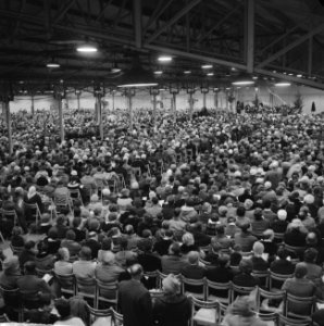 Massale volkskerstzang in het RAI gebouw, Bestanddeelnr 911-9010
