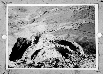 Massada. Blik op de opgravingen ter plaatse van het Romeinse legerkamp, Bestanddeelnr 255-2727 photo