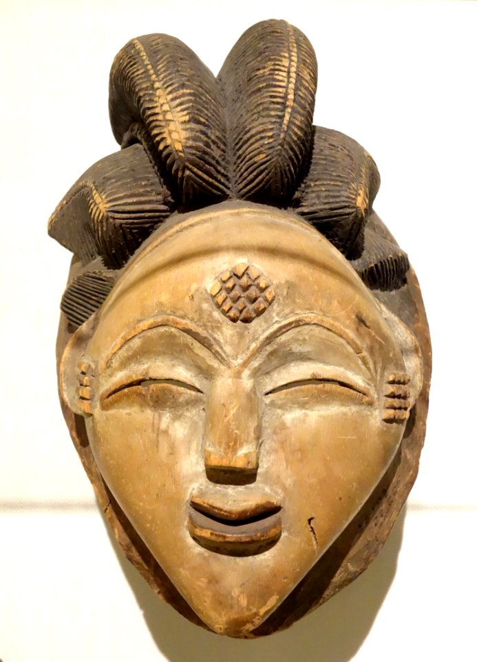 Mask for the Okuyi Society (Mukudj) - Punu people, southern Gabon, late 19th century, wood, pigment - Brooklyn Museum - Brooklyn, NY - DSC08572
