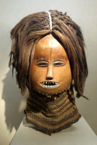 Mask, Democratic Republic of Congo, Lwena people, c. 1930, wood, bark stem, beads, possibly ivory, hide - De Young Museum - DSC01082