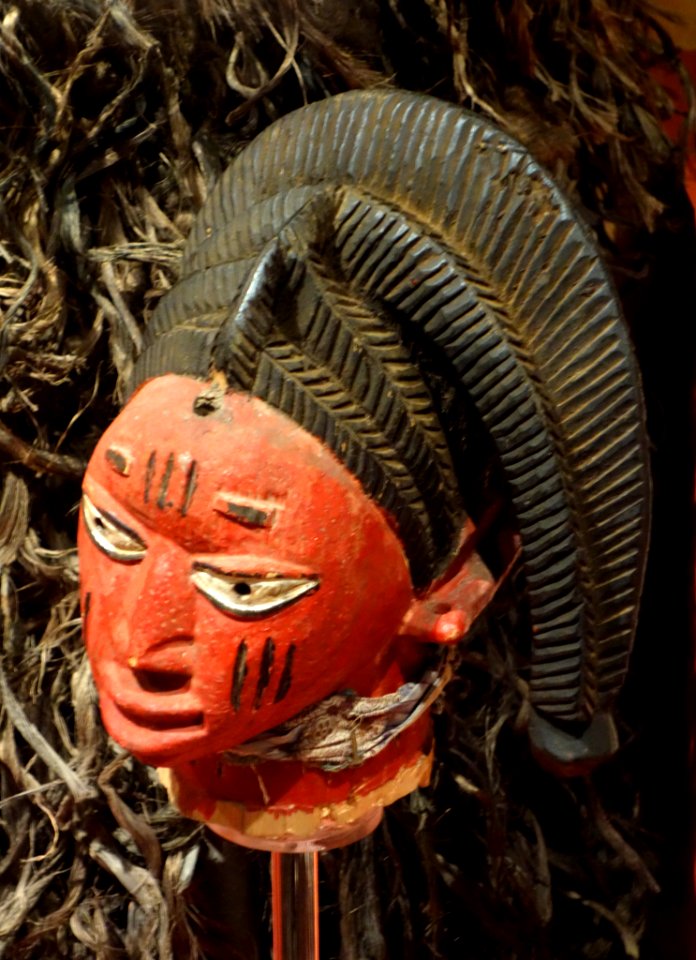 Mask, Yoruba, Egungun - Glenbow Museum - DSC00328