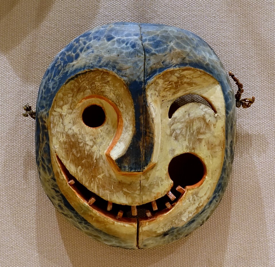 Mask depicting the face of a tunghak (keeper of the game), Yupik Eskimo, Yukon River area, late 1800s, wood, paint - Dallas Museum of Art - DSC04530
