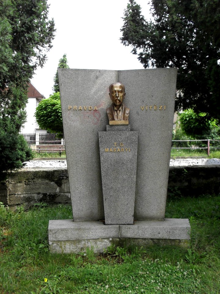 Masaryk - pomník v Bystřanech