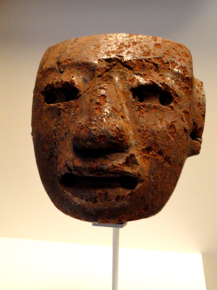 Mask, Teotihuacan, stone, AD 100-550 - Meso-American collection - Peabody Museum, Harvard University - DSC05796