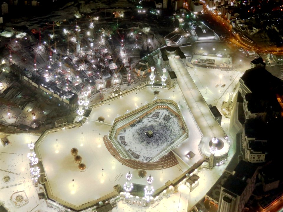 Masjidul-HaramAerialView (cropped)