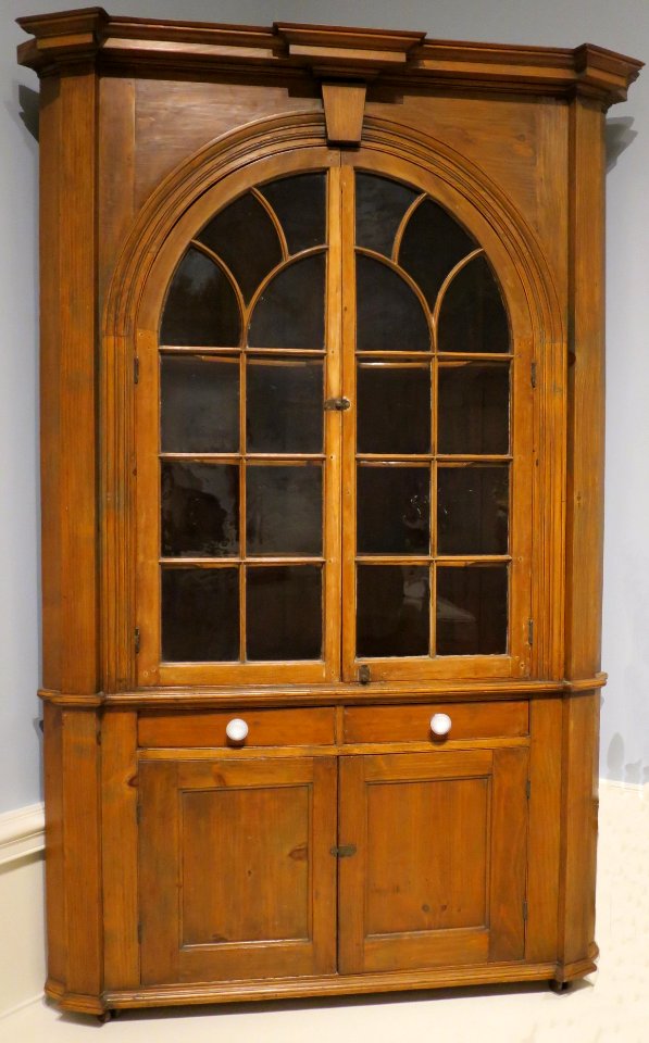 Maryland corner cupboard, c. 1815-20, pine, Dayton Art Institute