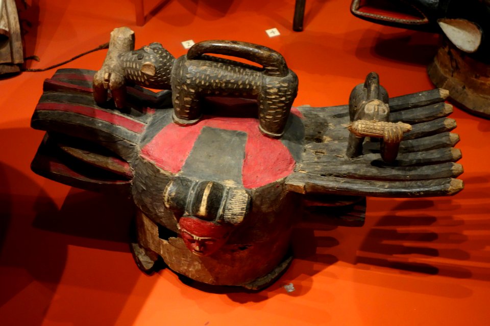 Mask, Akan or Baule - Glenbow Museum - DSC00279