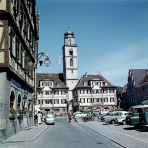 Marktplein met de tweelinghuizen en de toren van de St Johanneskerk, Bestanddeelnr 254-6014