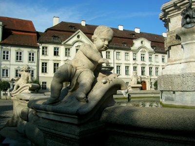 Marienbrunnen Eichstätt -Frosch-Putto (2018-08 4)