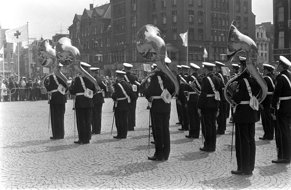 Marinierskapel speelt op de Dam, Bestanddeelnr 920-3469