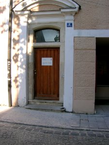 Marktplatz 2 Eichstätt -Eingang mit Stolpersteinen (3)