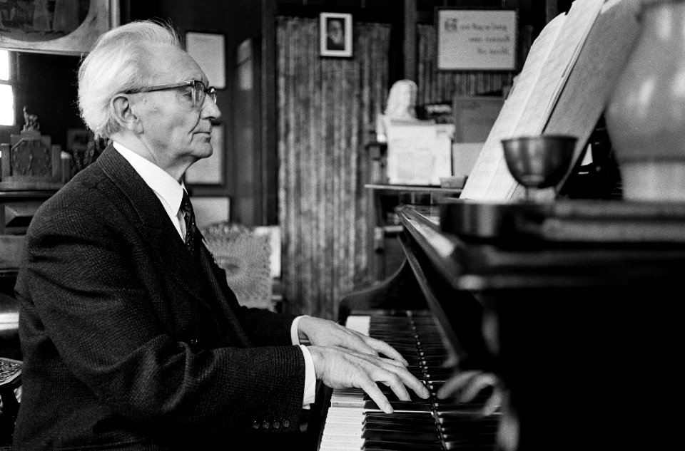 Marinus Egberts as zaterdag 75 jaar, compinist-dirigen, Bestanddeelnr 915-5128