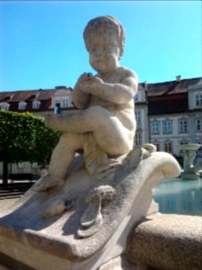 Marienbrunnen Eichstätt -Muschel-Putto (2016-05 2)