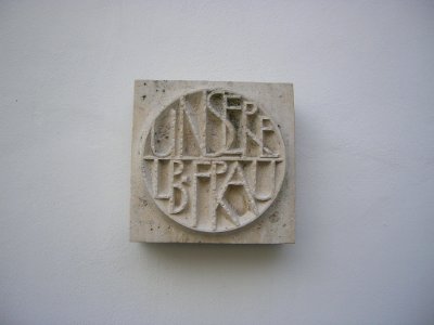 Marktplatz 7 Eichstätt -Erinnerungstafel an Kollegiatskirche 2