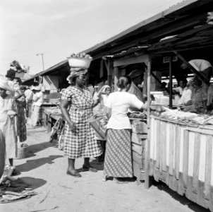 Markt in Paramaribo, Bestanddeelnr 252-4983